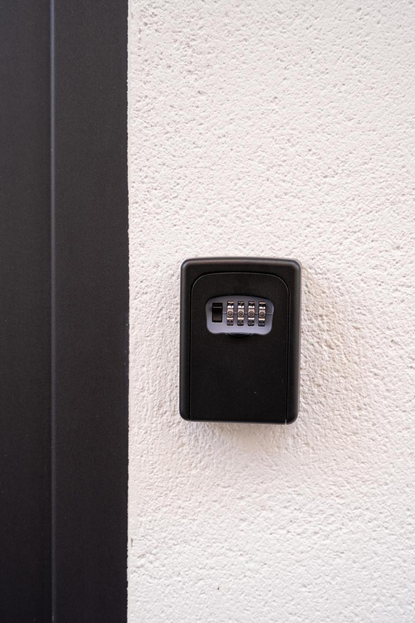 Marina Beach Apartments バレンシア エクステリア 写真